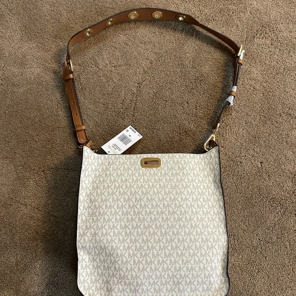 Michael Kors vanilla Sullivan large messenger Bag